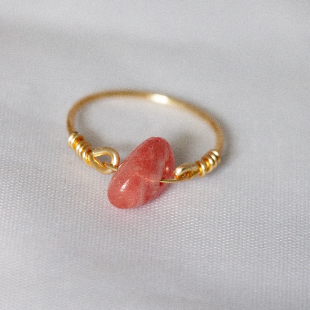 Melting Stone Simple Gold Ring